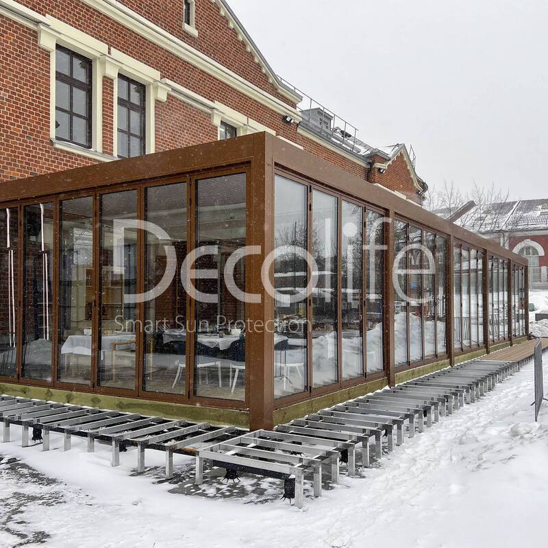 Пергола биоклиматическая Decolife В600 + панорамные складные двери BF77 - г. Москва, Депо Три вокзала, ресторан Meraki