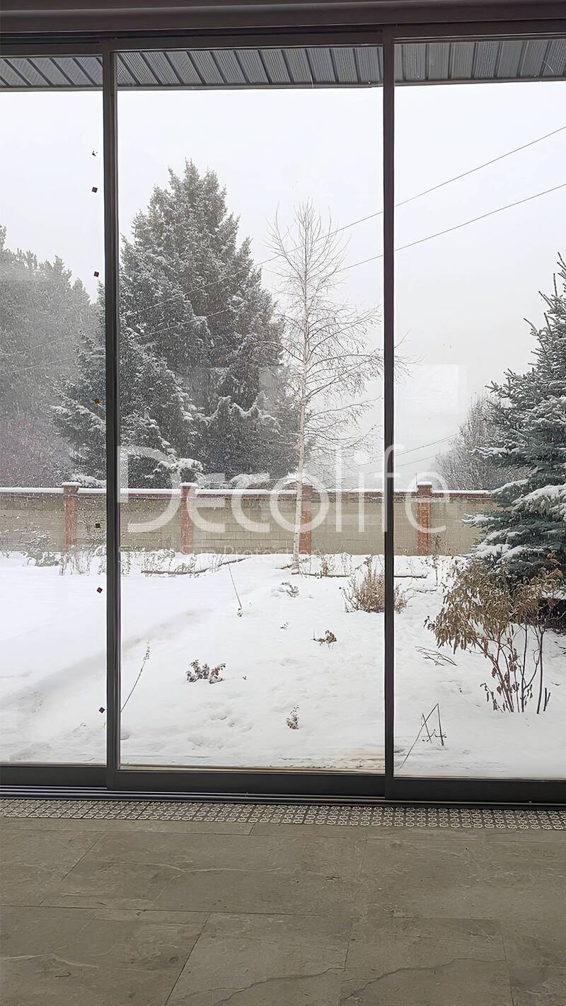 Раздвижное остекление Decolife S500, реализовано партнером ''Либерти'' - г. Иркутск