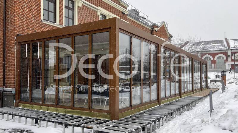 Пергола биоклиматическая Decolife В600 + панорамные складные двери BF77 - г. Москва, Депо Три вокзала, ресторан Meraki