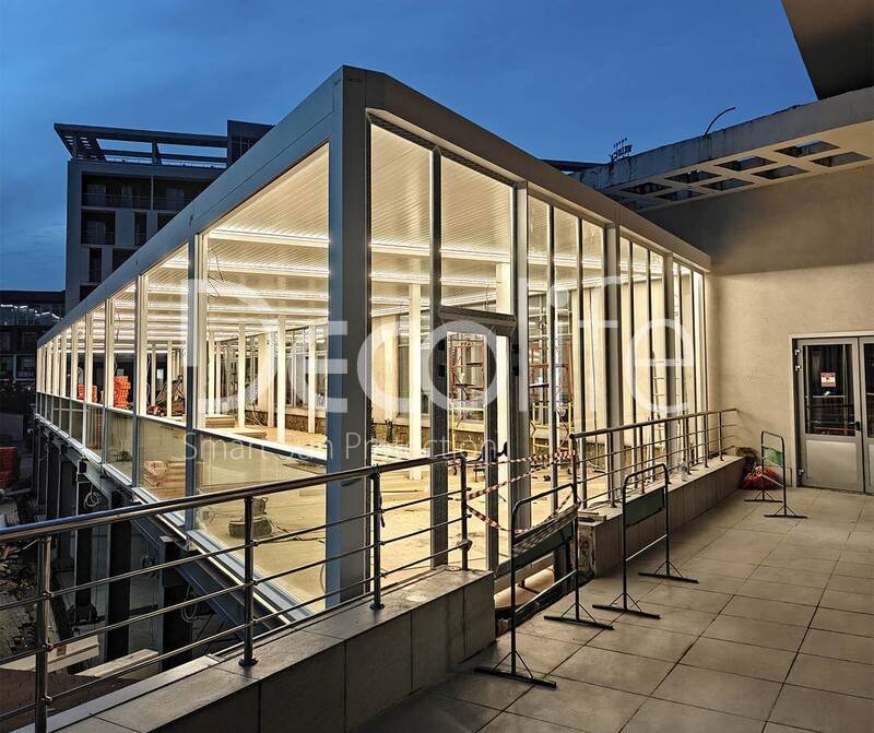 Пергола Decolife Bioclimatic B600 + Гильотинное остекление - г. Сочи, ФТ Сириус, ГК Bridge Resort