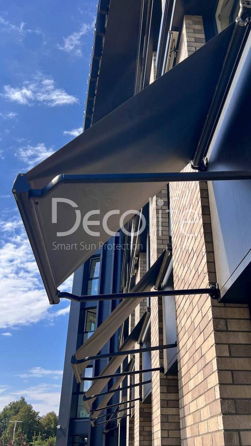 Витринные маркизы Decolife G400, реализовано партнером ООО ''Стелл МС'' - г. Казань